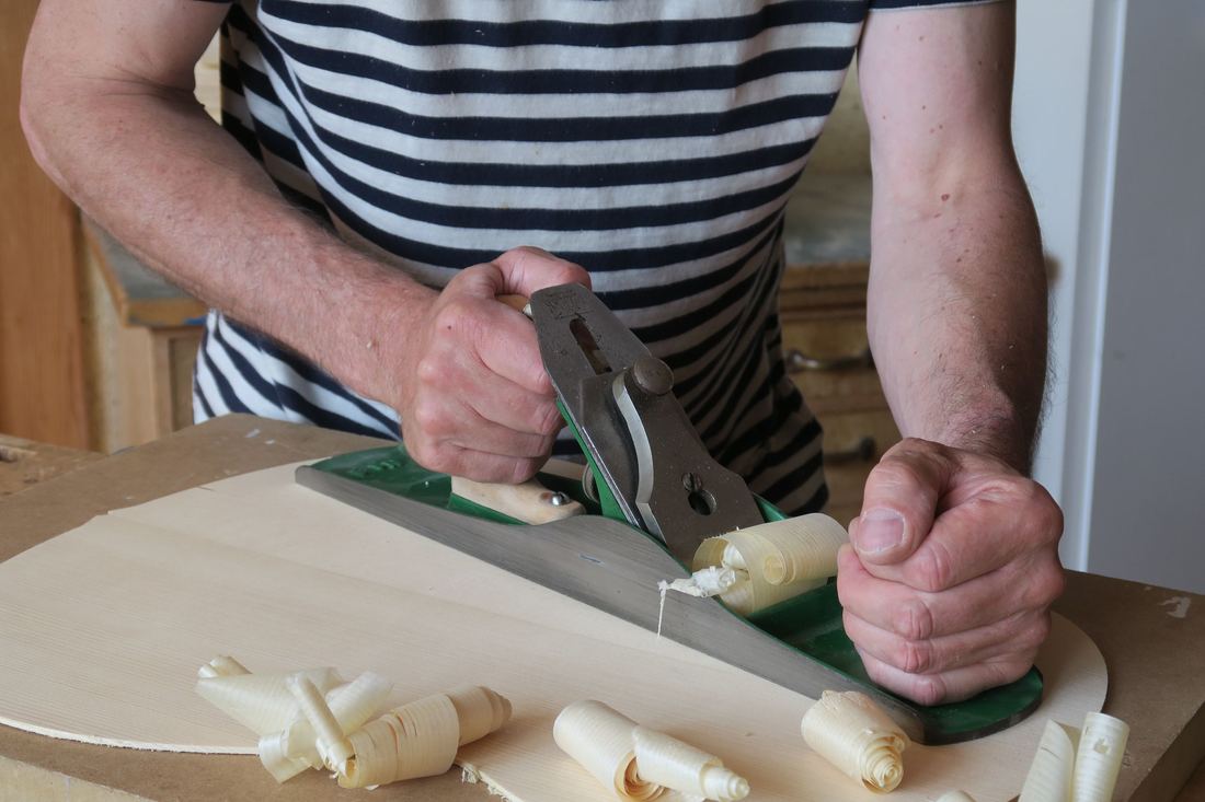 Hobelarbeit an der Zarge
